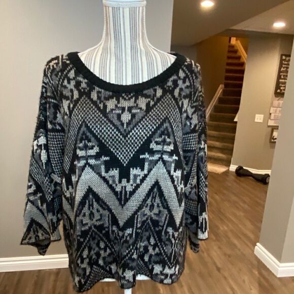 Free People Sweater Medium Bell Sleeve zigzag - Picture 1 of 9